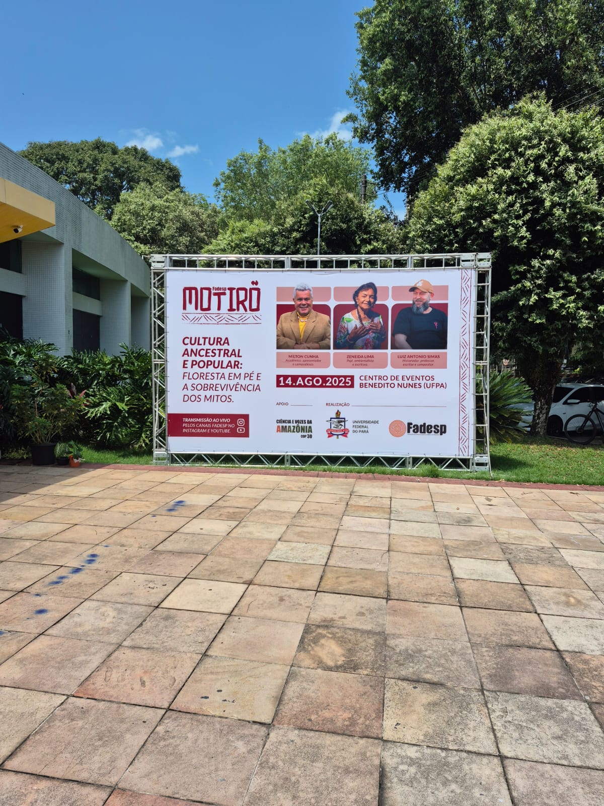 Backdrop em estrutura box truss para evento Motirõ Fadesp/UFPA em Belém-PA - Andersom Produções